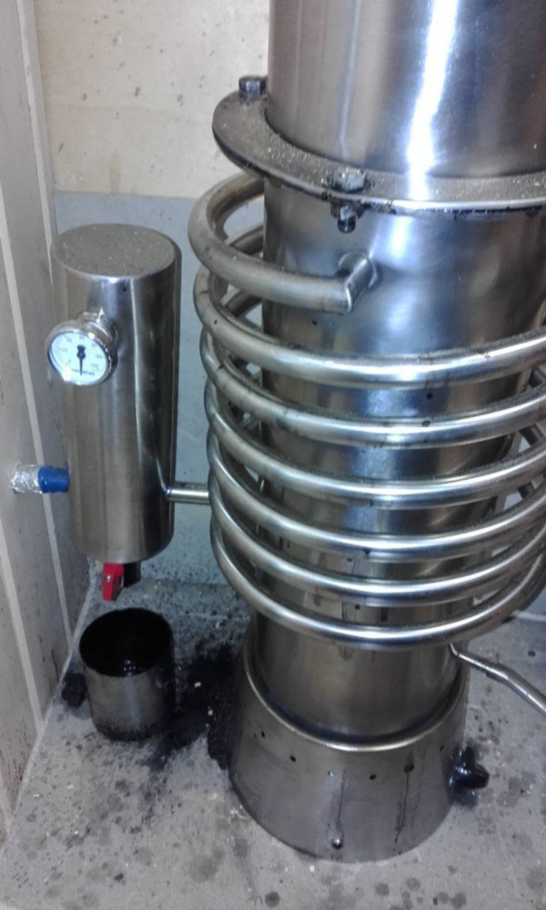 Коптильня холодного копчения дым дымыч. Коптильня холодного копчения с дымогенератором. Дымогенератор для коптильни холодного копчения. Копчение с помощью дымогенератора. Коптильня холодного копчения из нержавейки своими.