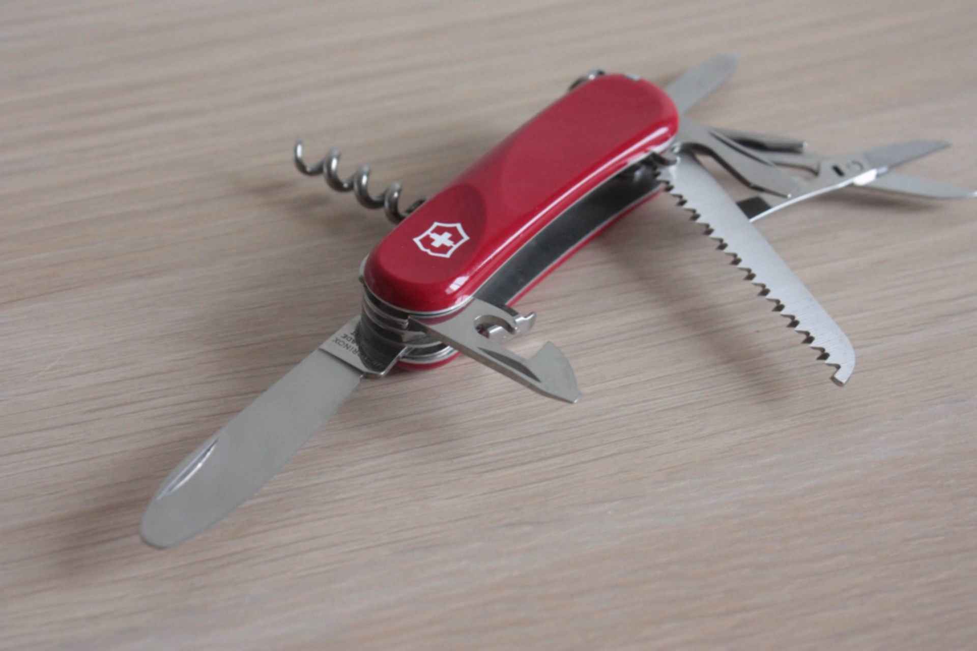 Штопор victorinox. Victorinox Wenger. Wenger 16999. Нож со штопором Викторинокс. Переделка мультитула Викторинокс.