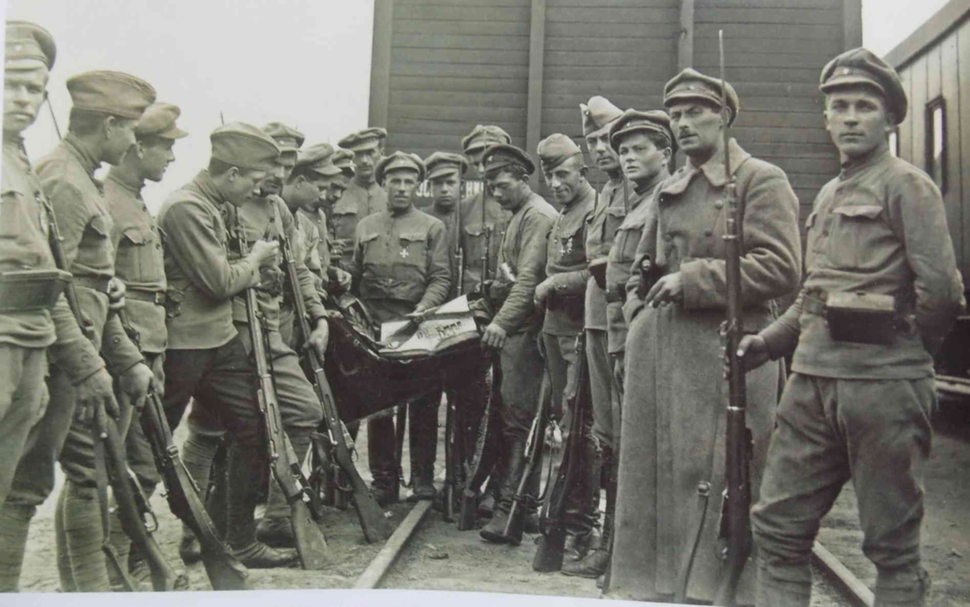 Первый чехословацкий корпус. Чехословацкий корпус 1918. Чехословацкий корпус 1918 Знамя. Форма чехословацкого корпуса 1918. «Смит-Вессон» в императорской русской АРМИ.
