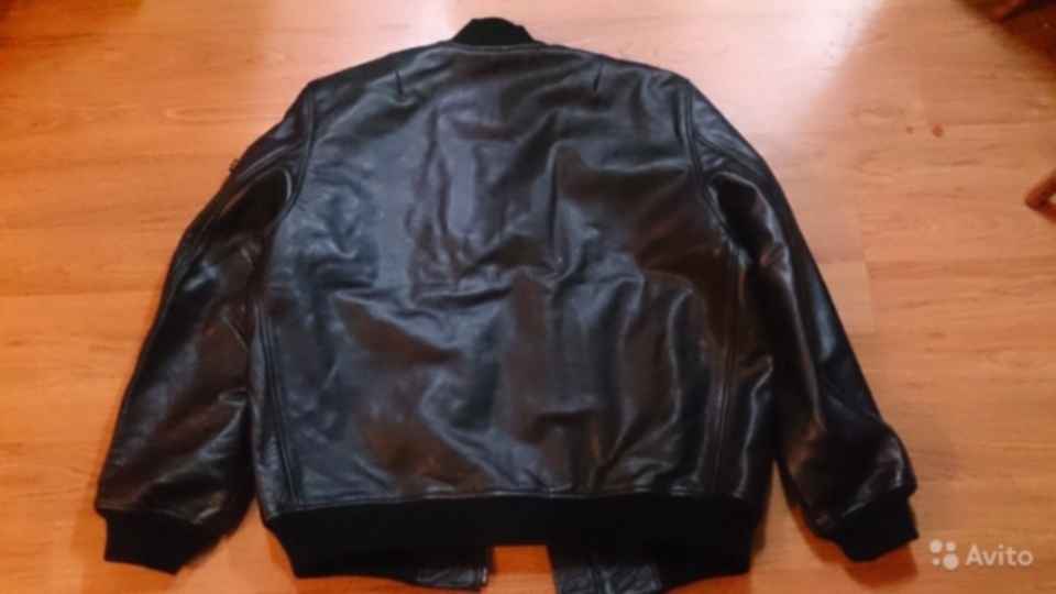 бомбер eleventy кожаный мужской красный. бомбер cwu 45 кожаный. кожаный пилот бомбер мужской 3xl. авито кожаные бомберы. бомбер givenchy.