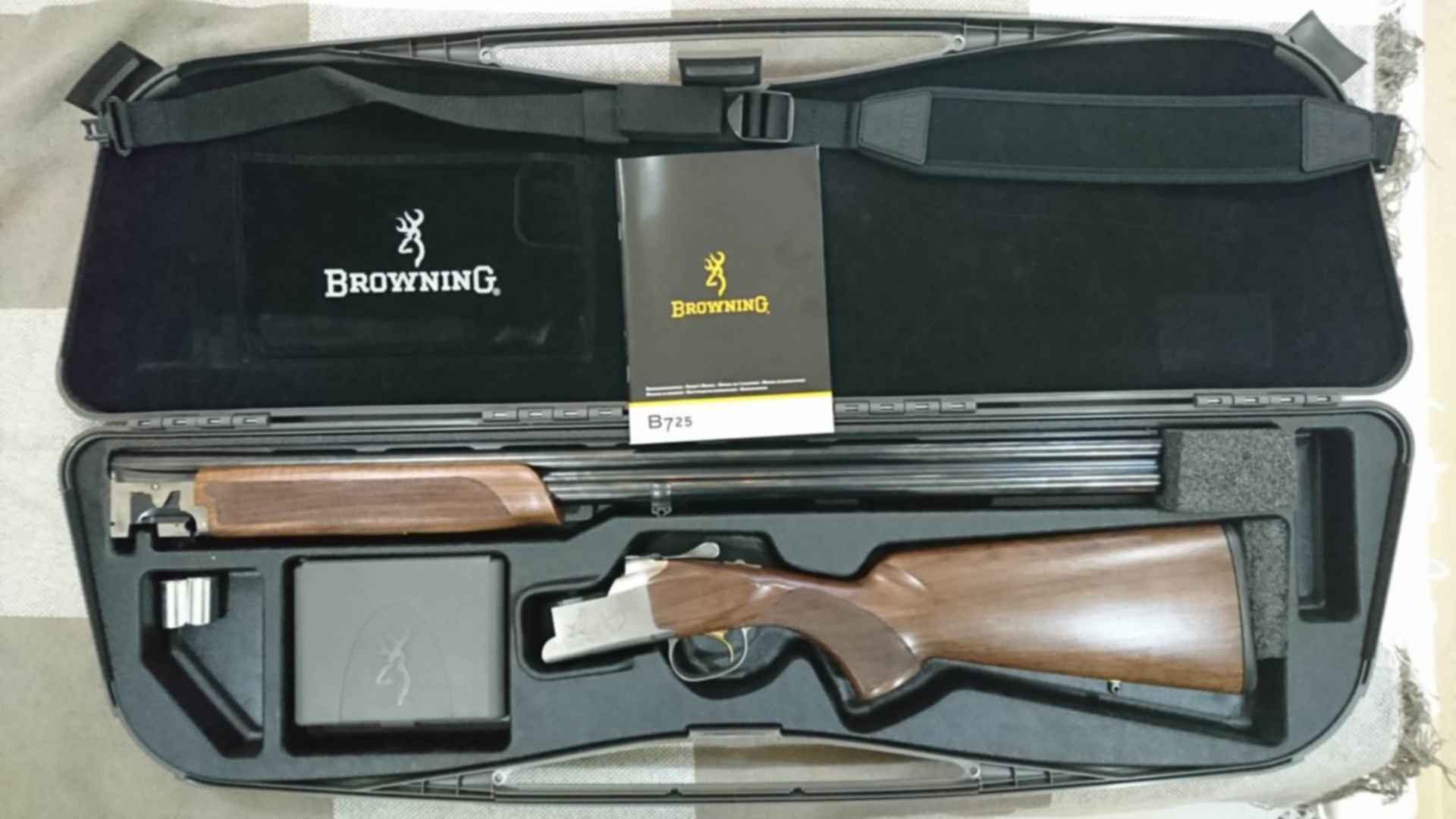 Browning hunter. Браунинг 725. Browning 725.