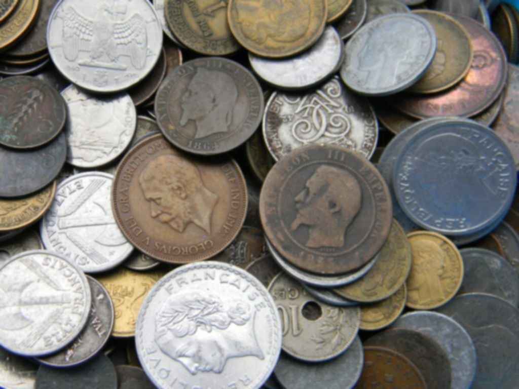 Купить старые монеты. Старинные монеты. Очень старые монеты. Старая копейка. Старинные монеты Европы.