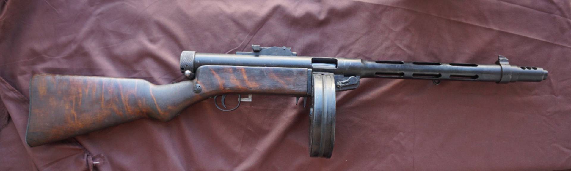 ММГ пистолет-пулемёт Suomi M/31. 