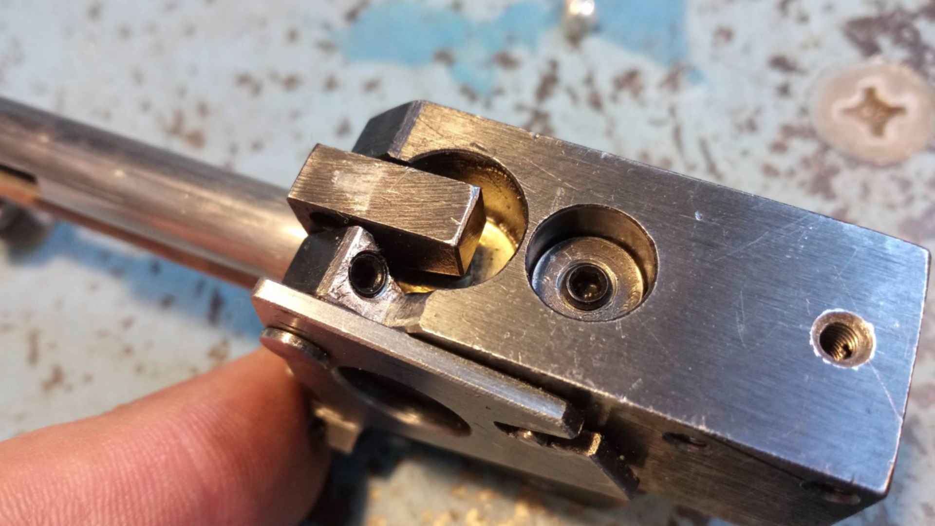 Неисправности электроинструмента. Починить п. П2к переключатель аналог. Петли ноутбука люфт. Починить п.