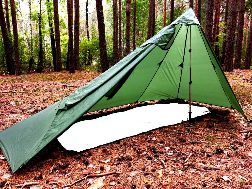 Одноместная палатка. Палатка ЛЕГКОХОДА одноместная. Палатки туристические для легкоходов. Палатка на трекпалках. Палатка одноместная на палке.