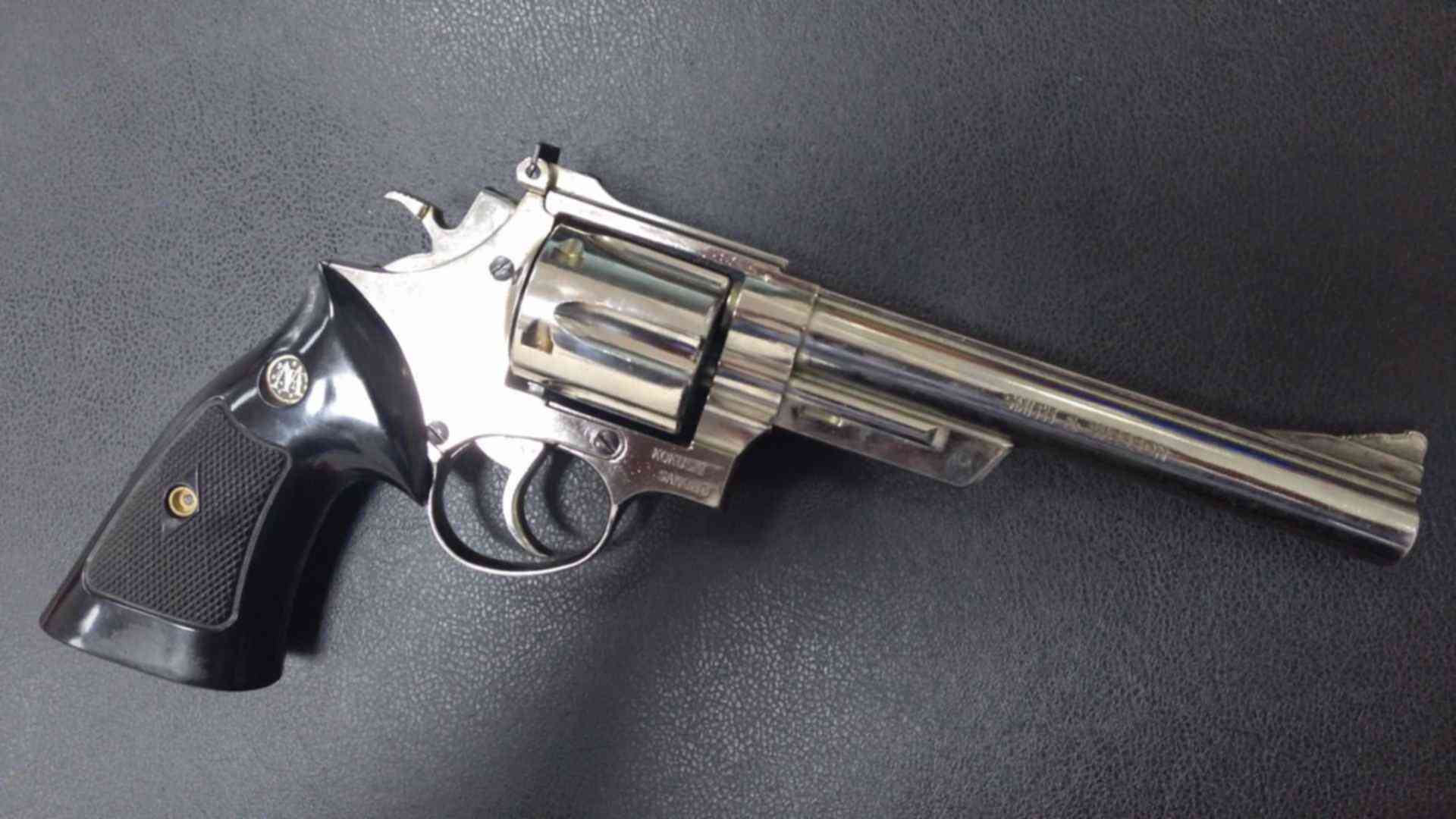 Продам s. S&W.44 Magnum. S W model 29 44 Magnum глушитель. S W model 29 44 Magnum. S&W model 24 Magnum.