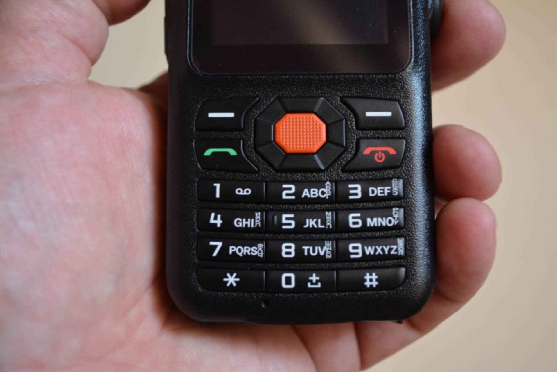 Телефон 25 12 25. Land Rover f8. Прослушка кнопочного мобильного телефона. Кнопочный защищенный. Кнопочный телефон с усиленной антенной.