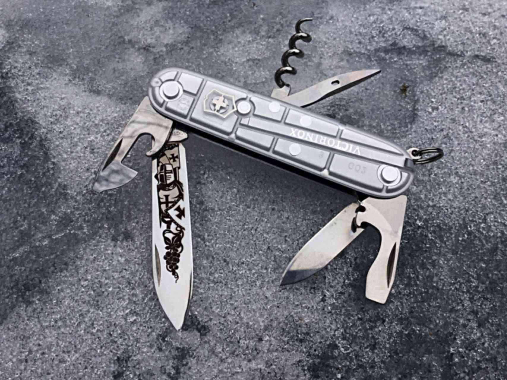 Нож кабальеро купить. Victorinox Spartan Custom. Victorinox Swiss Army Knife. Victorinox Knife 91mm. Нож Викторинокс 91 мм кастом.