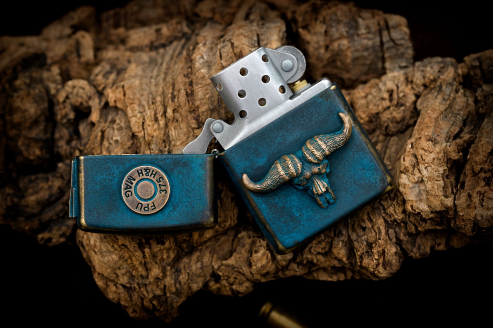 Lighter lower. Зиппо кастомизация. Zippo Buffalo. Custom Bronze Zippo. Мастерская братьев Пешковых зажигалки зиппо.