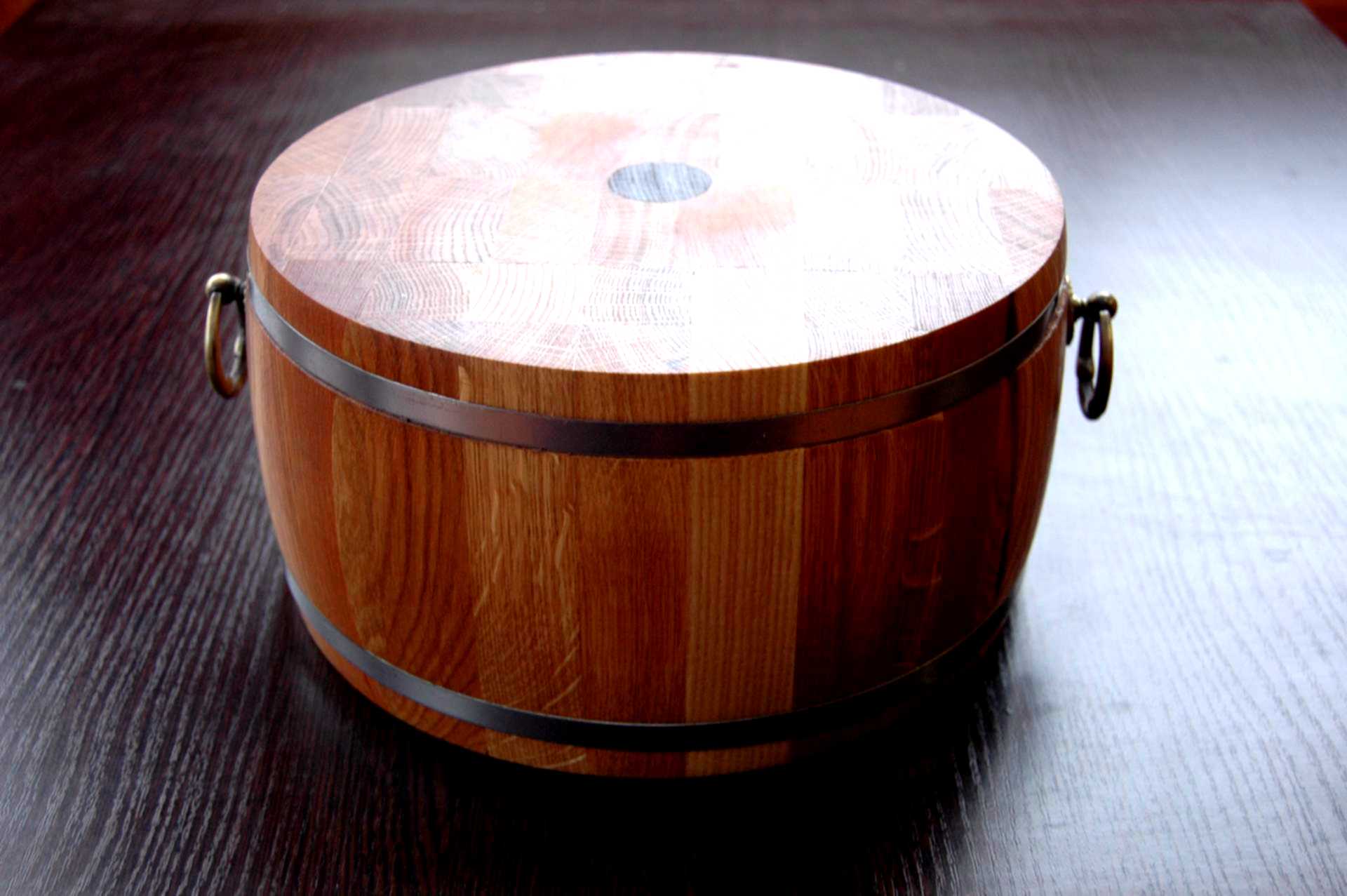 Kayman кр-12/0505. Пенек для рубки мяса. Колода разрубочная d=50-59см h=50см+30см сварная подставка дуб. Колода дубовая 700мм. Колода разрубочная d50*59см (дуб) h50см, подставка h30см.