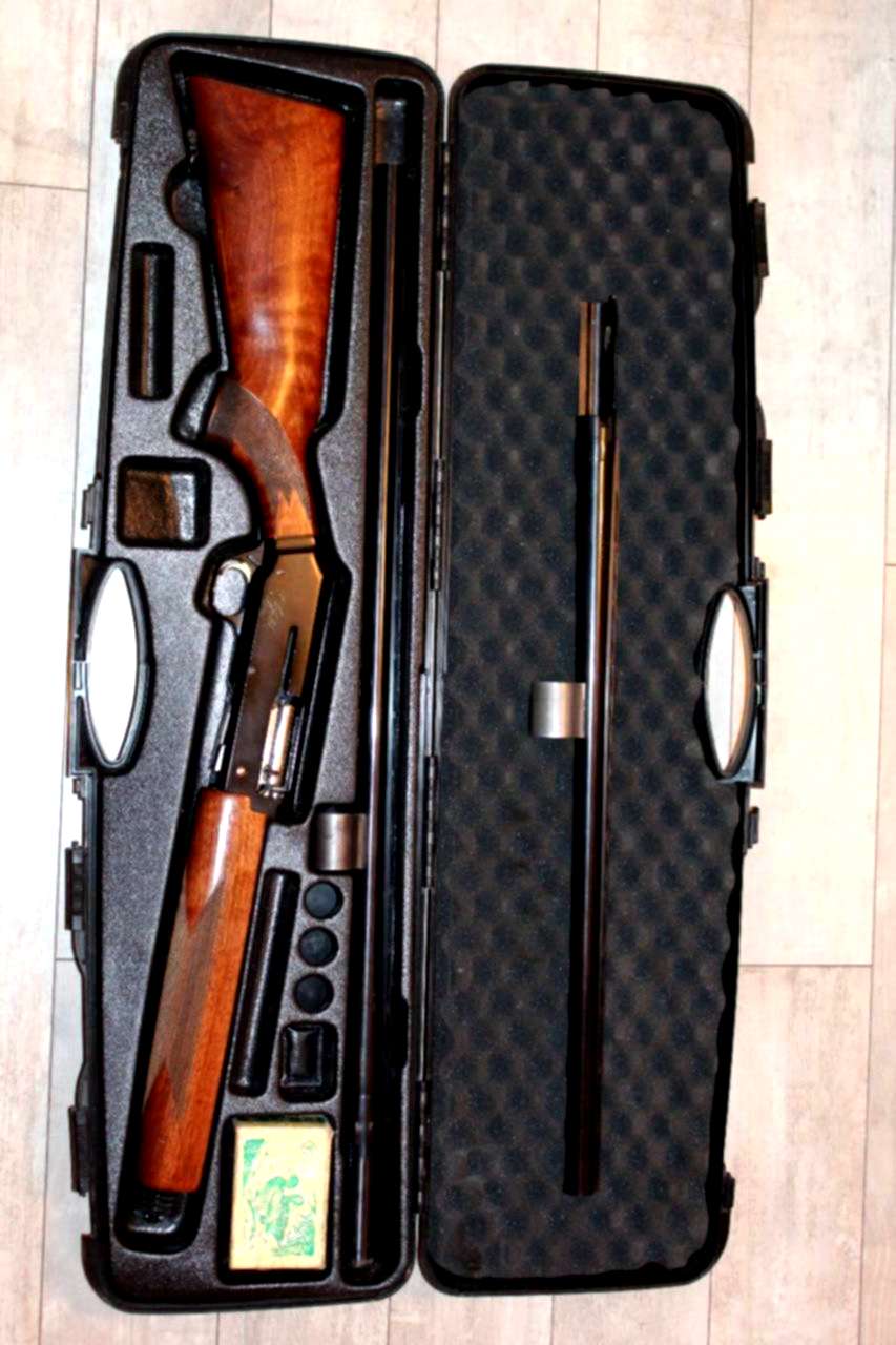 Browning hunter. Браунинг 12 Калибр. Browning 12 Калибр полуавтомат. Охотничье ружье Браунинг 12 Калибр. Браунинг Голд Хантер.