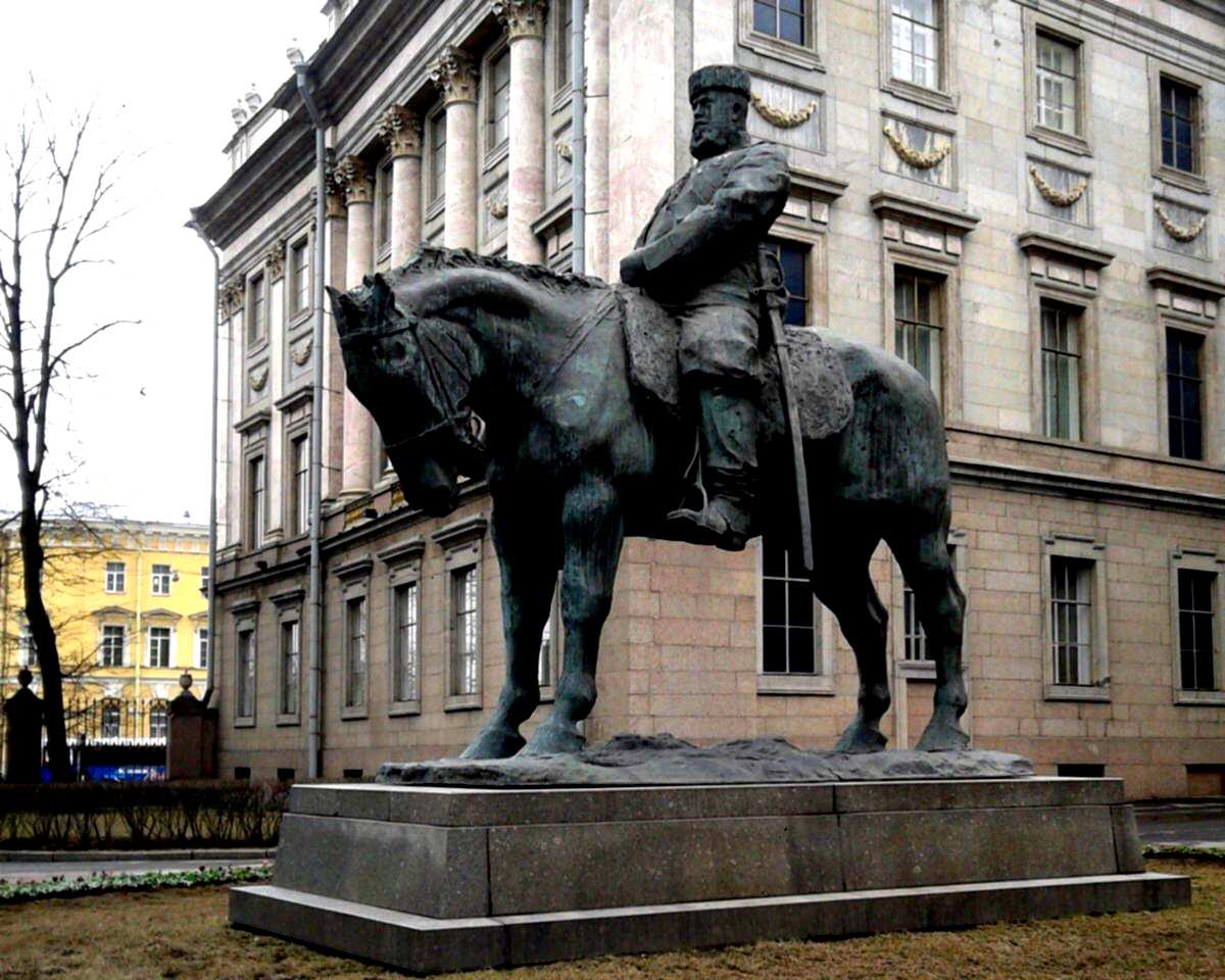 Памятник Александру III Паоло Трубецкого