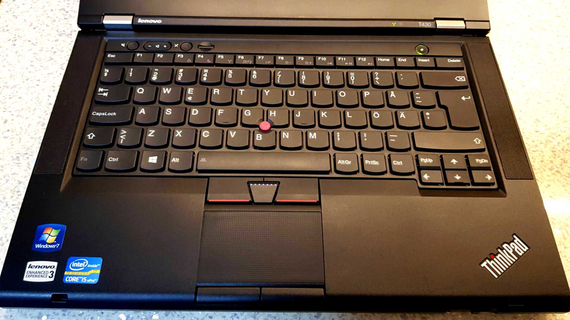 Как включить lenovo thinkpad. Lenovo THINKPAD t430. Ноутбук с трекпоинтом. THINKPAD Lenovo кнопки тачпада средняя. Mac os на Lenovo THINKPAD.