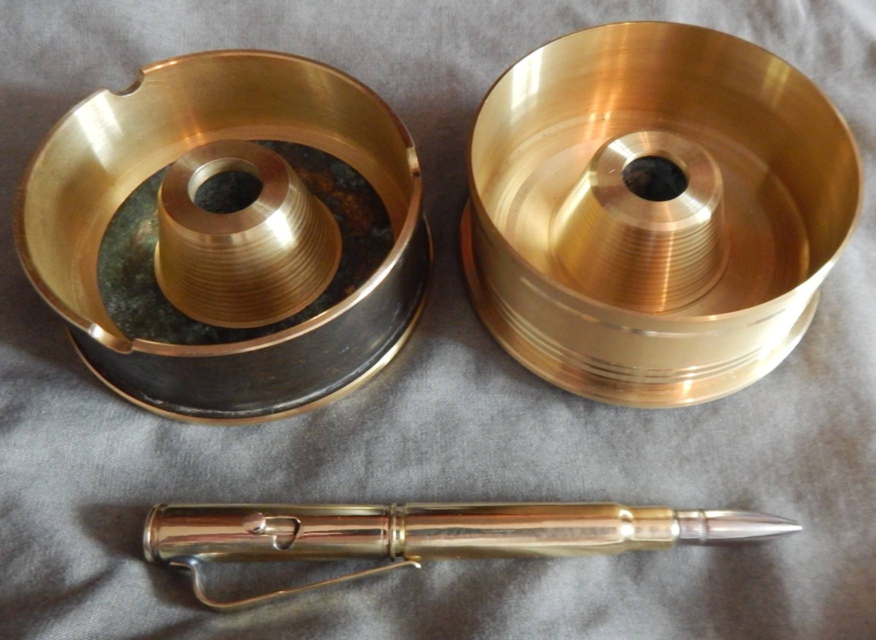 Пепельница из гильзы 152. Пепельницы из латунных гильз. Пепельница из гильзы. Пепельница из гильзы. Пепельница из гильзы.