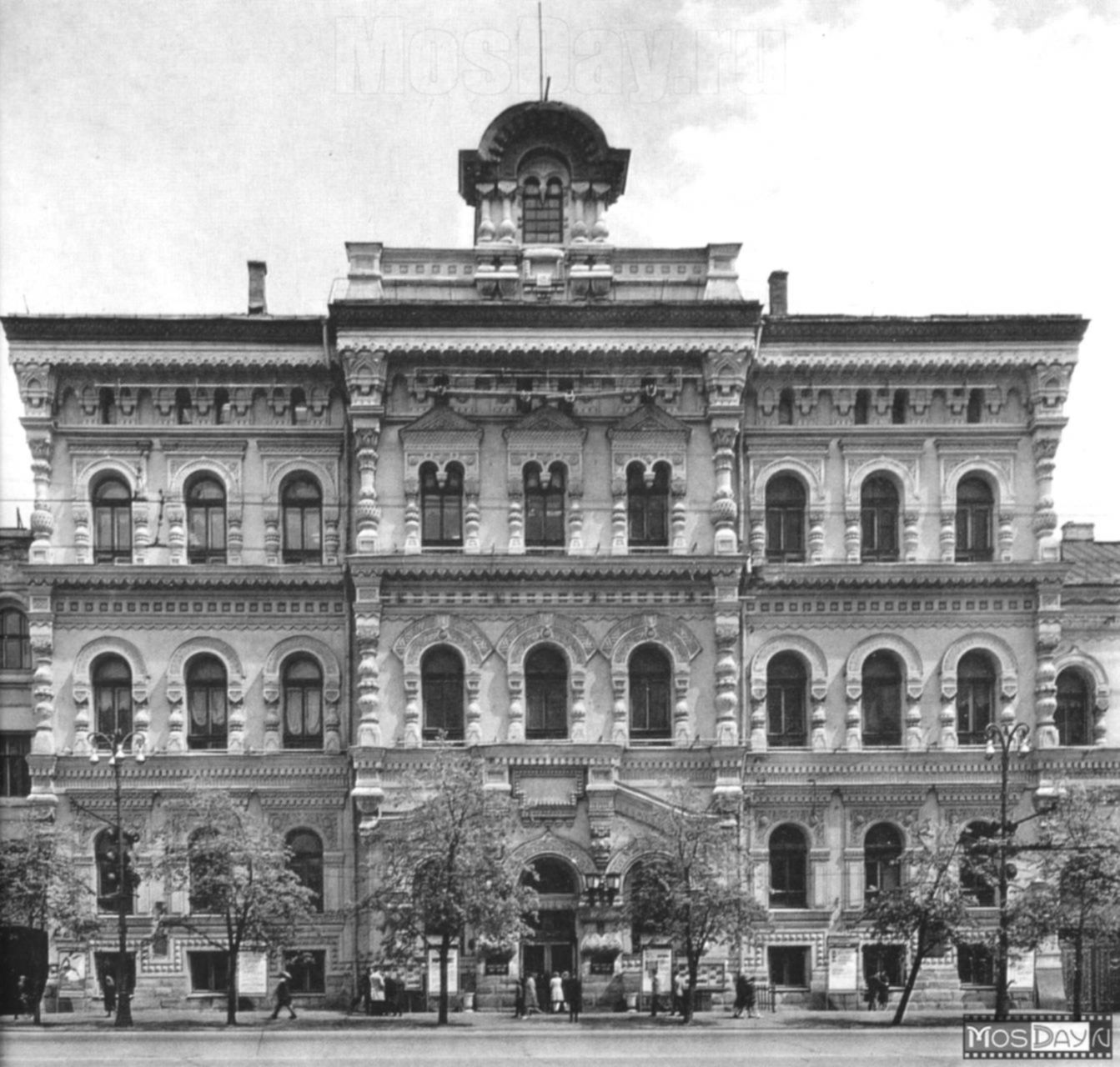 Старые фотографии музеев. Политехнический музей в Москве , Монигетти и.а., 1875 год. Здание политехнического музея в Москве. Политех музей в Москве 1877. Москва политехнический музей 1872.