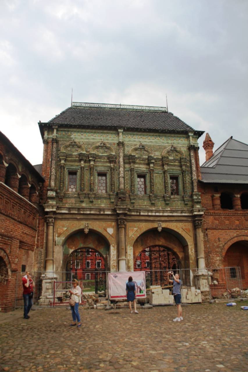 А дома ждали россияне когда остынут кирпичи