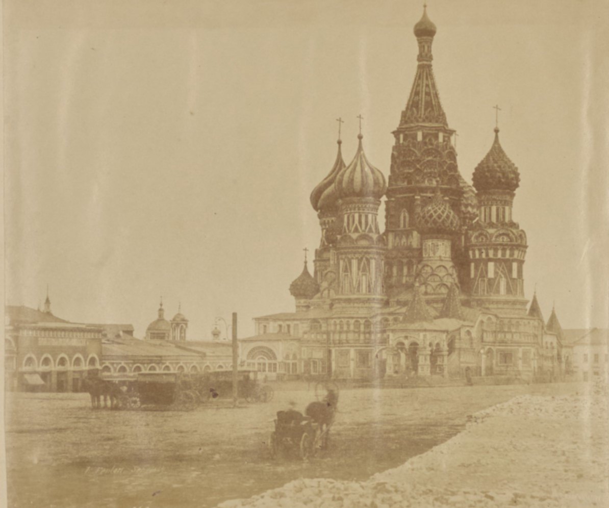 А дома ждали россияне когда остынут кирпичи