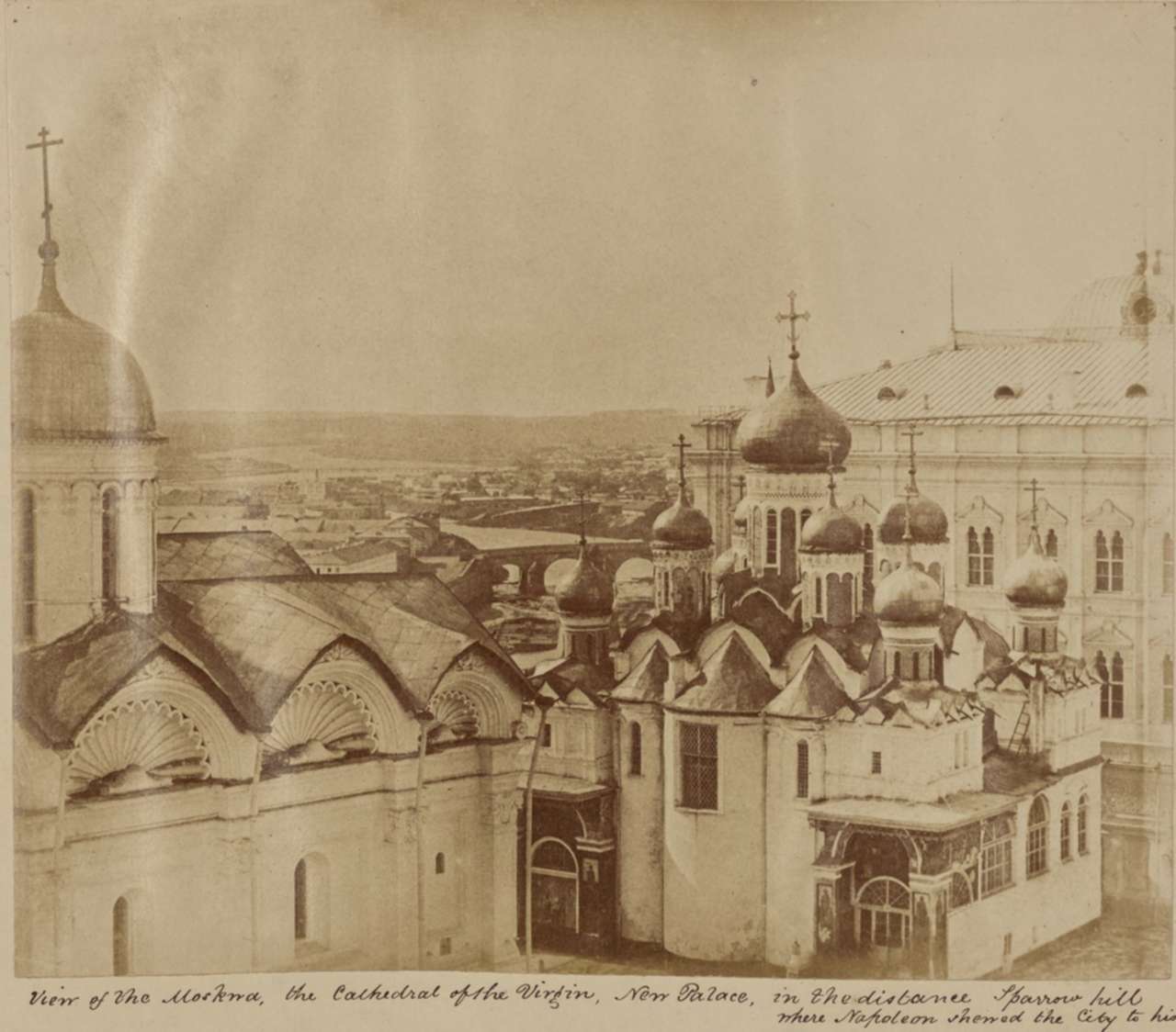 А дома ждали россияне когда остынут кирпичи