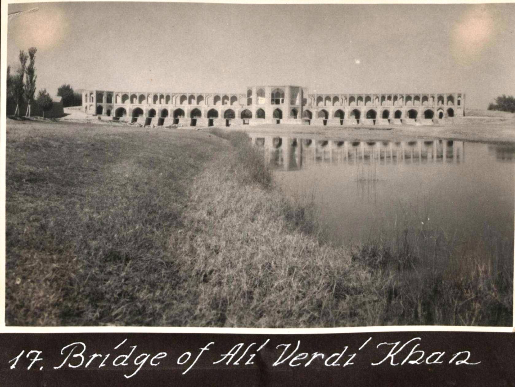 А дома ждали россияне когда остынут кирпичи