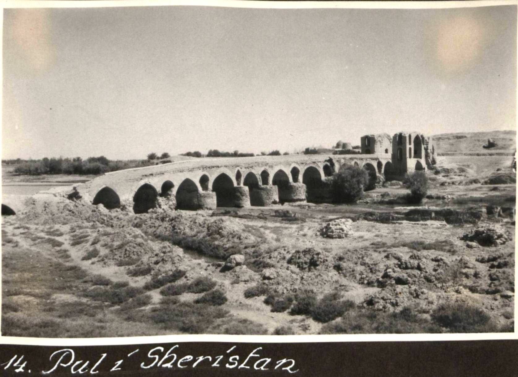 А дома ждали россияне когда остынут кирпичи