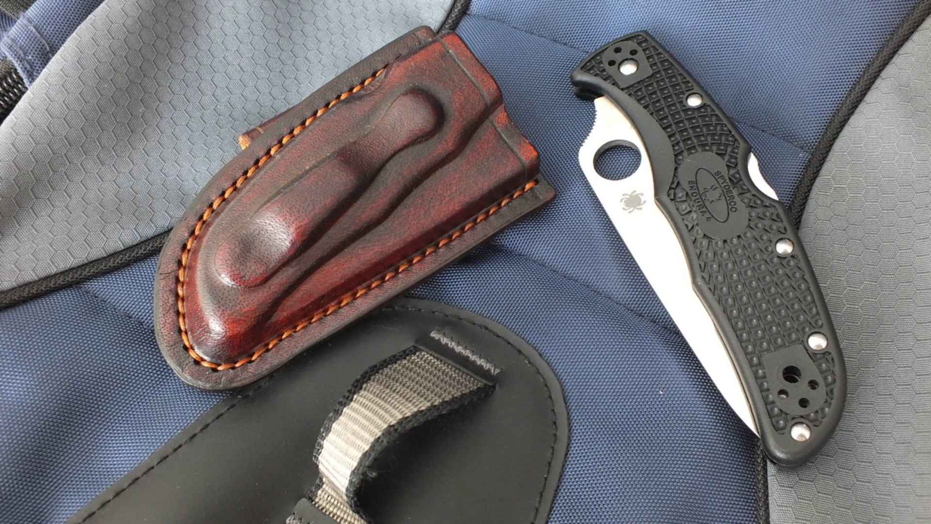 Кобура для ножа. Чехол для ножа Spyderco Endura 4. Чехол для складного ножа Спайдерко. Кобура для ножа Спайдерко. Кожанный чехол для ножа Boker Plus Spark.