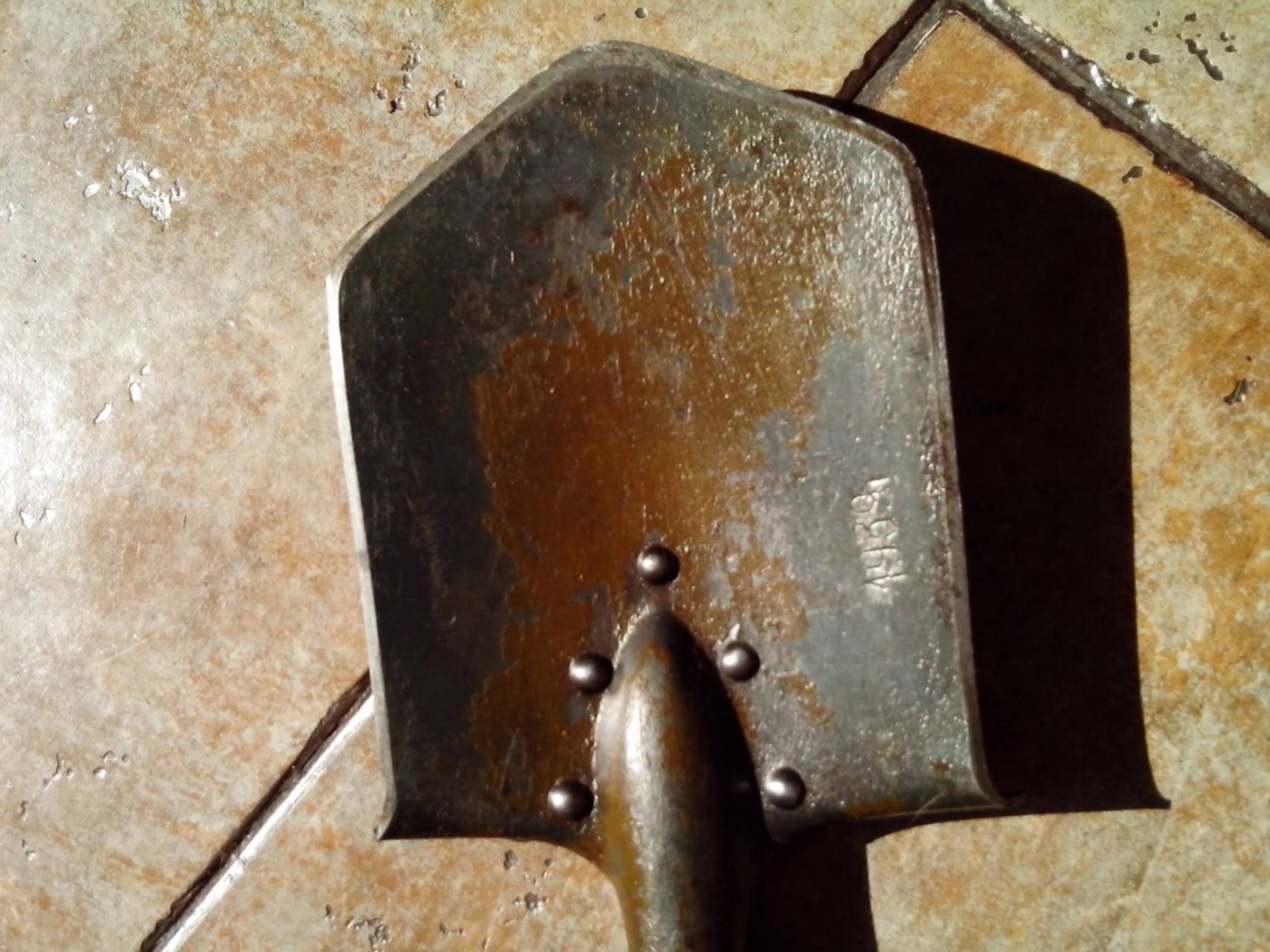 Саперная лопатка Коминтерн. Немецкая саперная лопата 1940