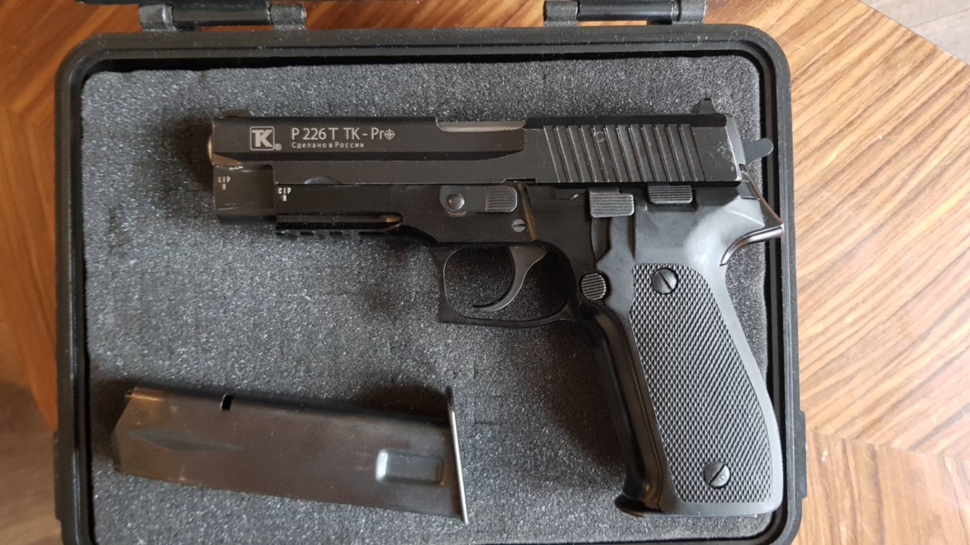 Sig sauer техкрим. Sig Sauer p226t tk-Pro 10x28. Зиг Зауэр 226. P226t tk-Pro 10*28. Sig Sauer tk Pro 226.