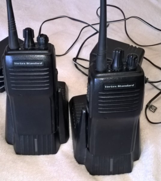 Kenwood tk 4at. 3 рации. рация motorola vz-28. 3 рации. 3 рации.
