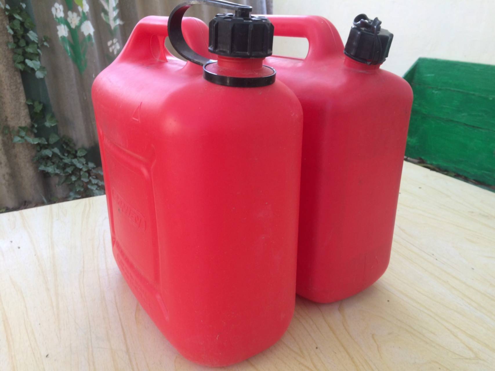 2 канистры. Канистра-бочка 110л. Канистра пищевая 20л ооо "тд сибполимер". Канистра 6,0л/2,5л а1-02-05. 261000000005.