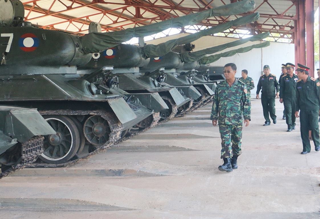 Армейский т. 30 Танков т 34 из Лаоса. Лаос армия т34. Танки из Лаоса т34. 30 Танков т-34 в Лаосе.