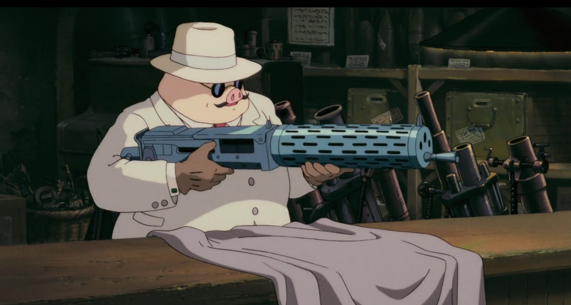 Свинья бандит. Свинья с пушкой. Свинья с пистолетом.