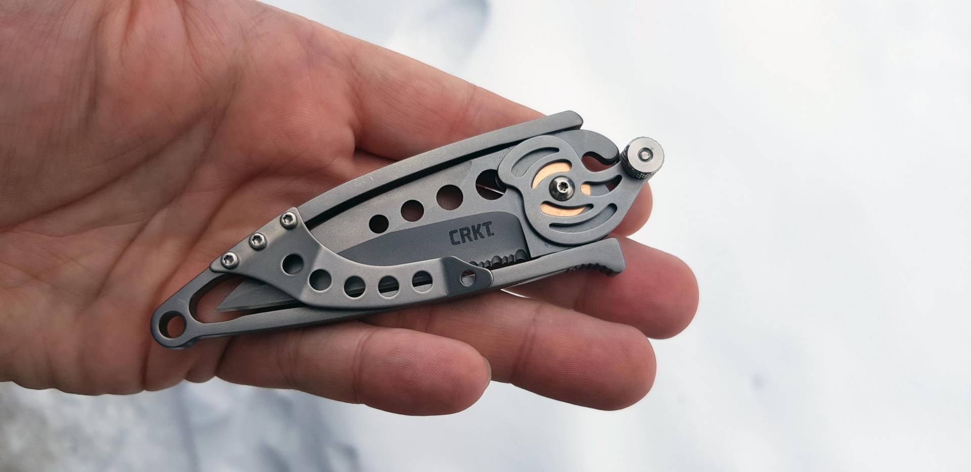 Medium new lock. Нож CRKT Snap Lock. Нож scorpiodesign Shapeshifter EDC. CRKT van hoy. CRKT 7030 "first Launch".