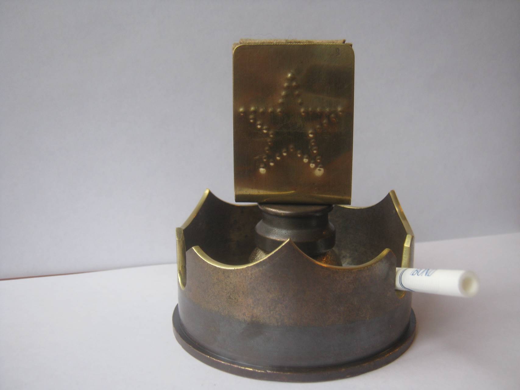 Пепельница из гильзы. Пепельницы из латунных гильз. Пепельница из гильзы. Кружка из гильзы. Пепельница из гильзы.