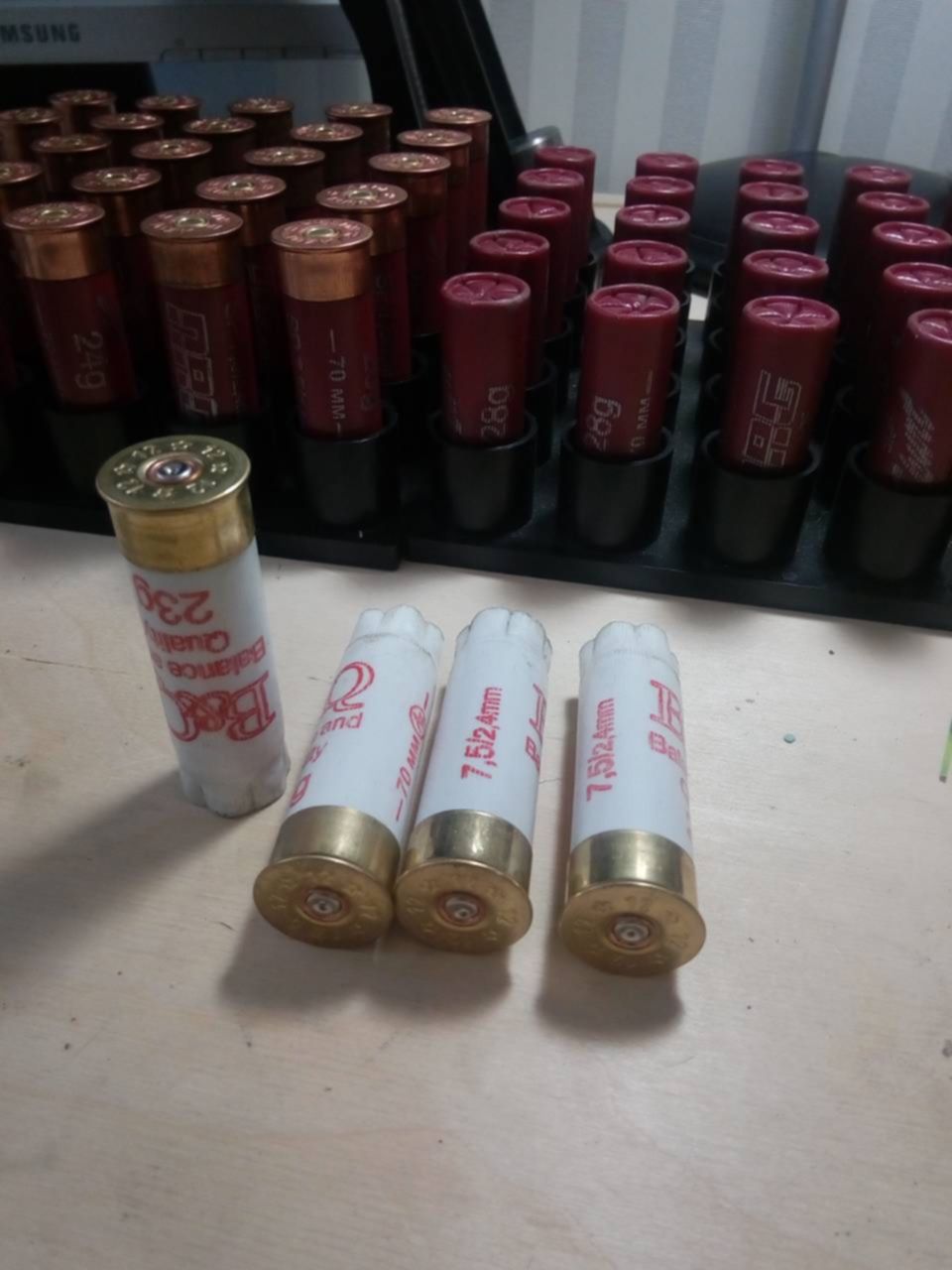 Гильзы стреляные 12 калибра рекорд. Патроныч. Дарим гильзы патроны. Даррен гильзы. Стреляные гильзы 12 калибра главпатрон.