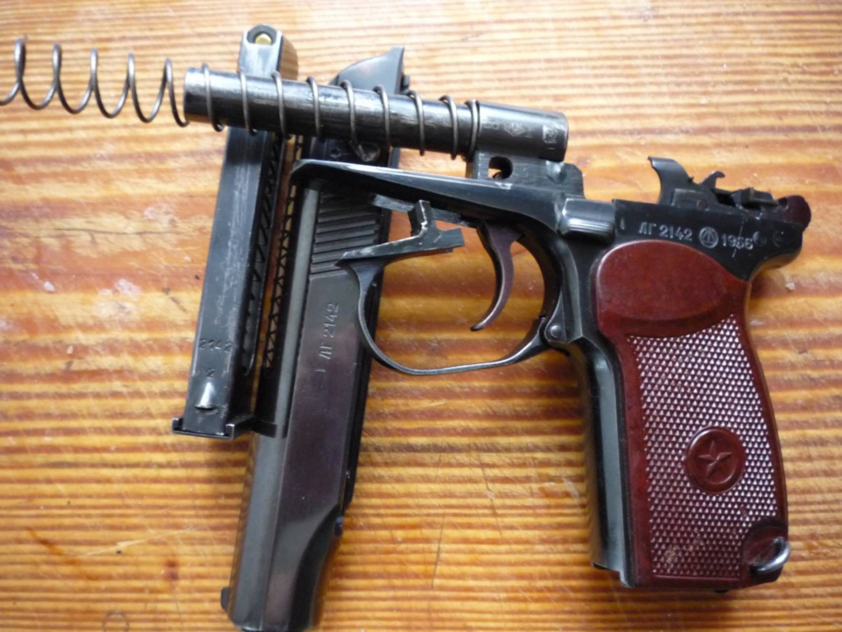 Vh 371 gthtltkrf. Переделанные охолощенные пистолеты. Мр 654 переделка в сигнальный. Охолощенный наган. Ствол для мр 371.