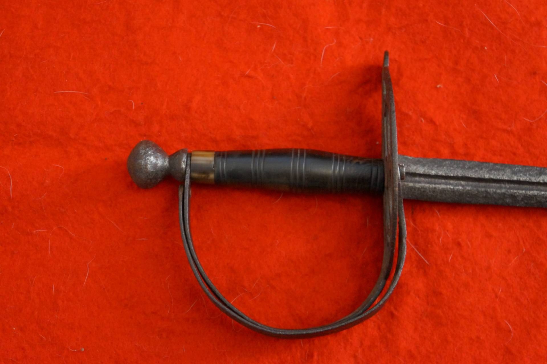 Шпага боевая мушкетерская 17 века. Рукоятка шпаги сканворд. Рукоятка шпаги сканворд. Эфес это рукоять. Рукоятка шпаги сканворд.