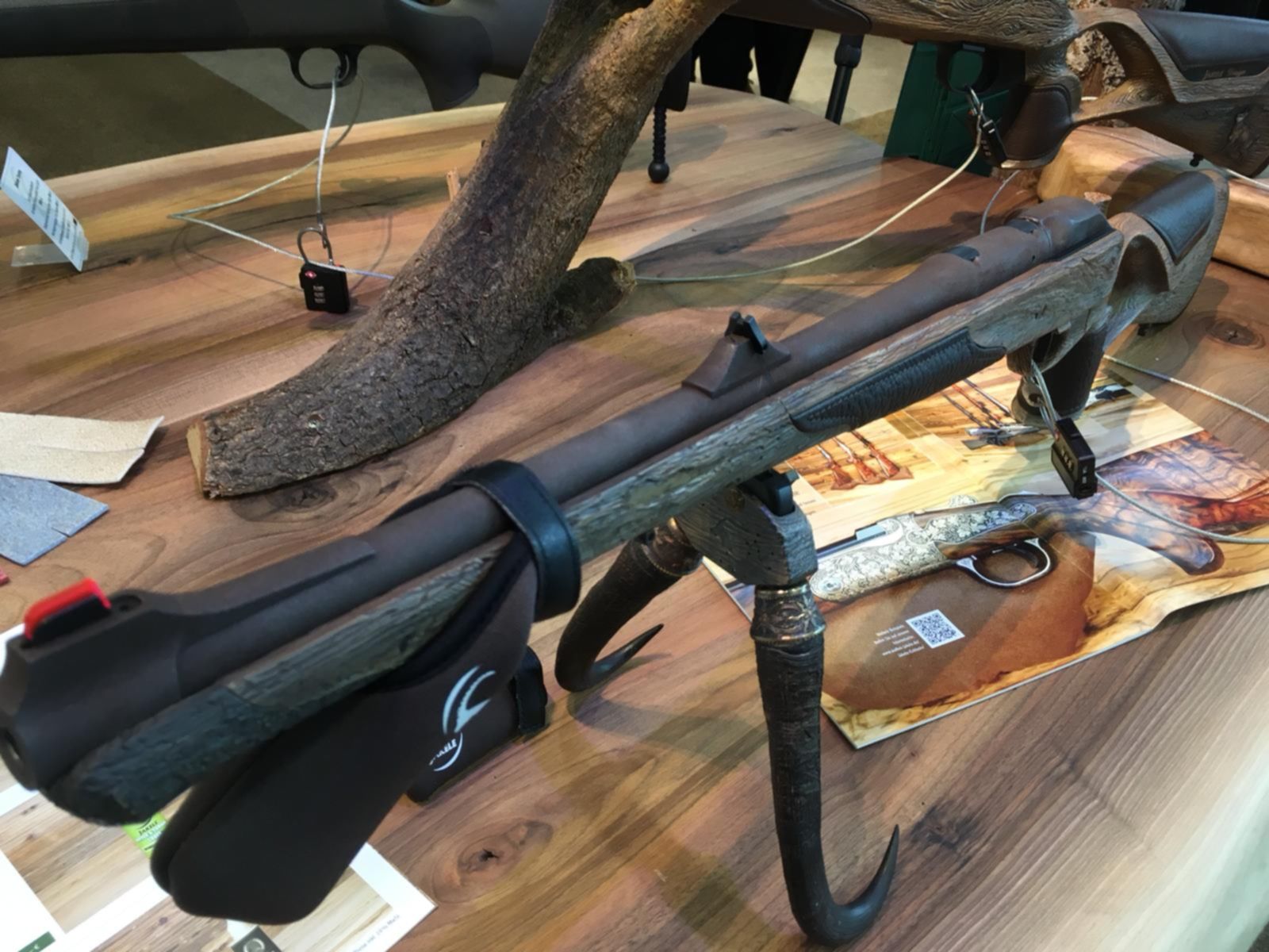 Изготовление карабинов. Blaser rd20. Blaser r8 с толстым стволом. Blaser r8 узор на стволе. Разрыв ствола Blaser.