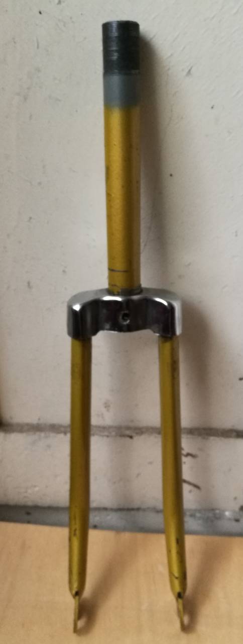 Вилка на хвз турист. Вилка 14" сталь/110110. Вилка от велосипеда кама. Велосипед десна усиленная рама. Вилка на stels 710.