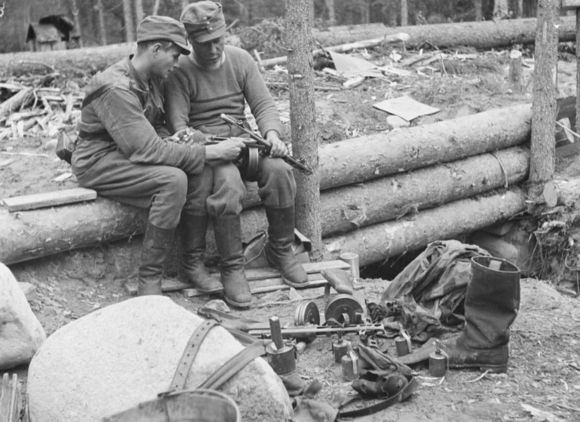 Граната в блиндаже. ППШ 1939. Финская война трофеи финских солдат. Финские солдаты в Карелии. Блиндаж второй мировой войны Советской армии.