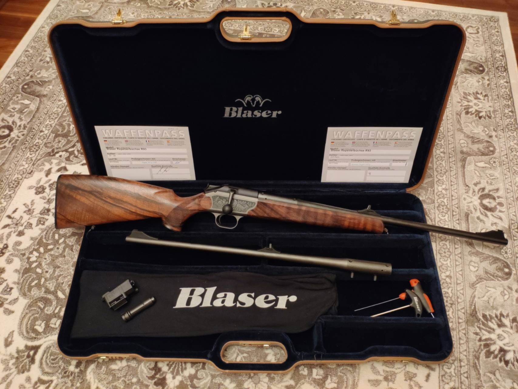 Карабин блейзер. Блейзер р93 30-06 карабин. Карабин Blaser r93 Luxus.