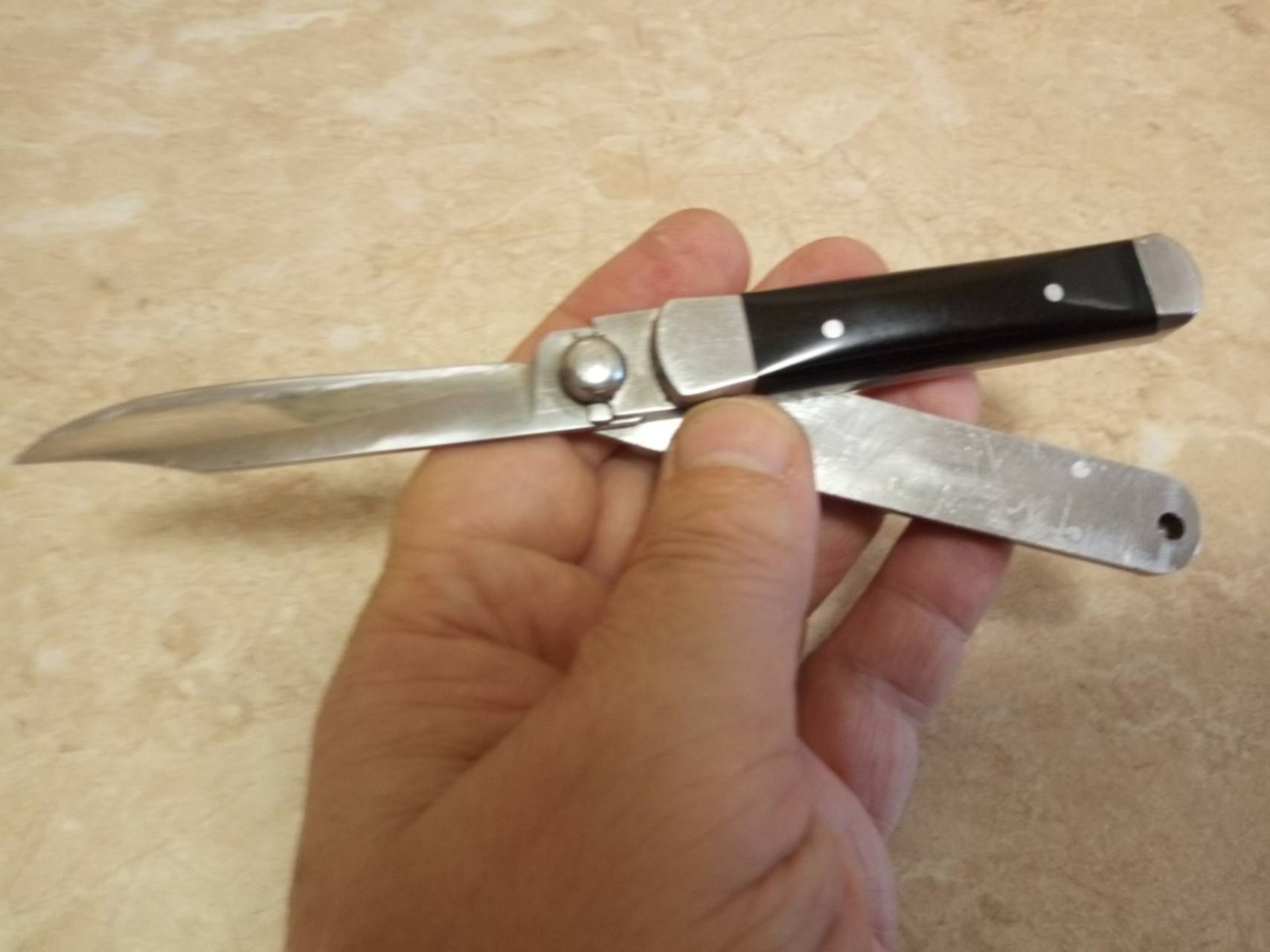 Складной нож замок компрешенлок