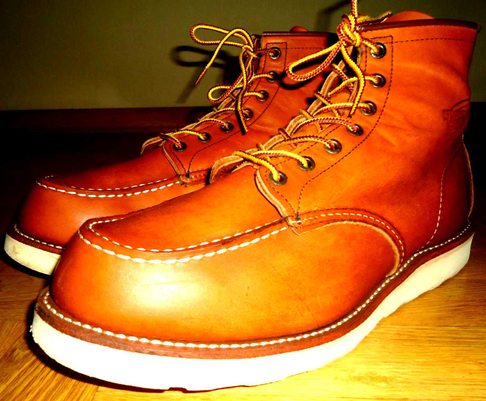 Wings shoes. Американские ботинки ред Винг. Red Wing 875. Red Wing Shoes 875. Red Wing 875 подошва.