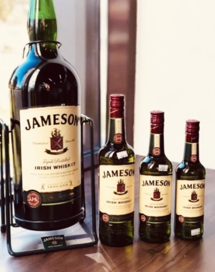 Джеймсон. Виски джеймсон. Виски Jameson купаж. John Jameson виски. Джемисон 0.25.