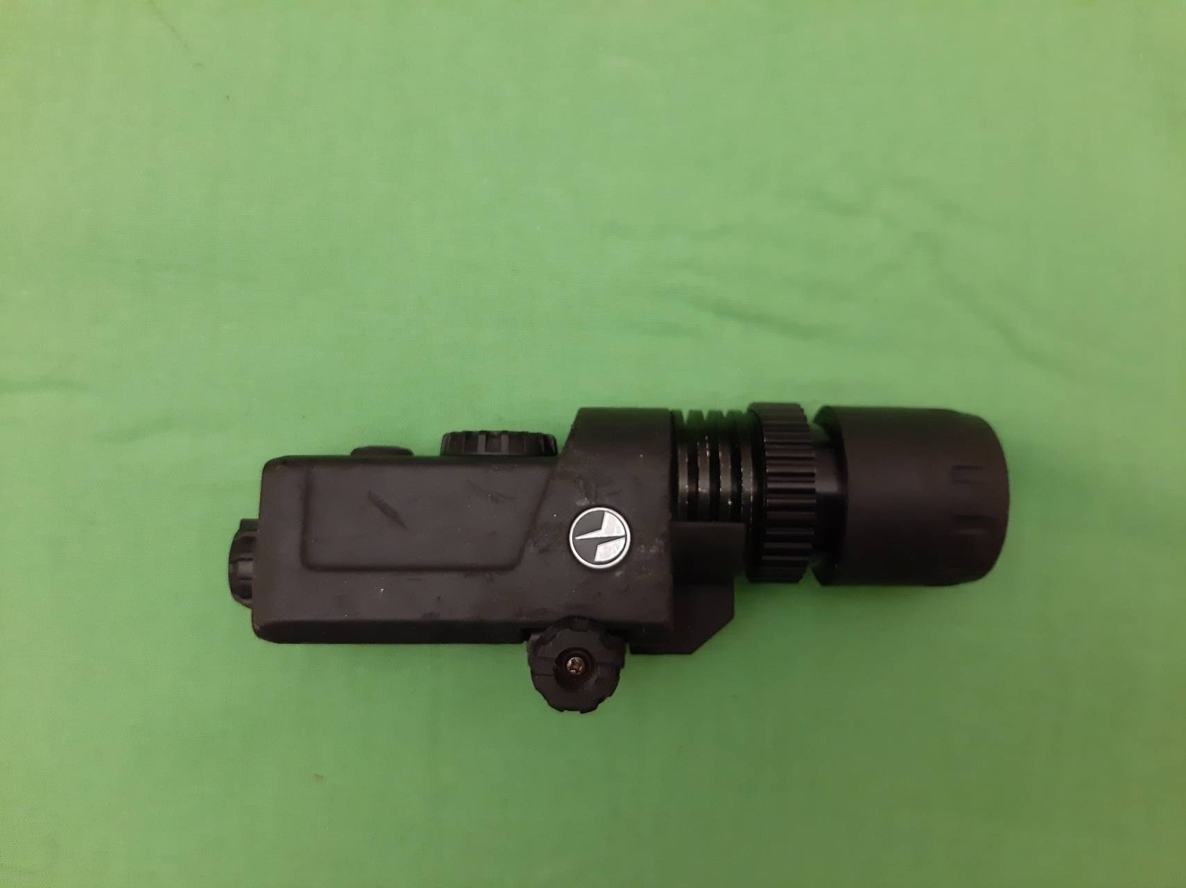 Зверь видит ик фонарь. Ик фонарь pulsar -x850. Ик фонарь pulsar-940 (79076). Ик фонарь 940. Пульсар 940.