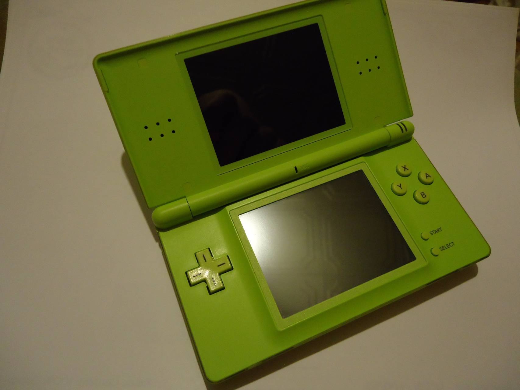 Nintendo lite купить прошитую. Нинтендо DS Lite. Прозрачный корпус лайм Нинтендо ДС Лайт. Nintendo DS Lite стилус. Nintendo DS Lite тачскрин.