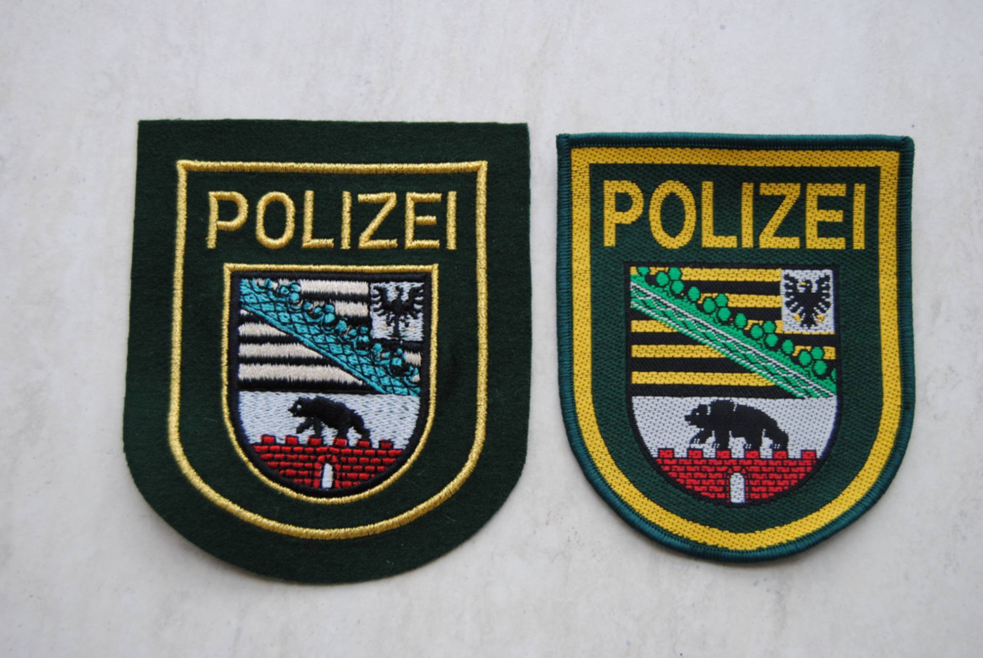 Шефрон. Шевроны армии ФРГ. Полиция ФРГ Шеврон. Шеврон Polizei ФРГ. Нашивка немецкой полиции.