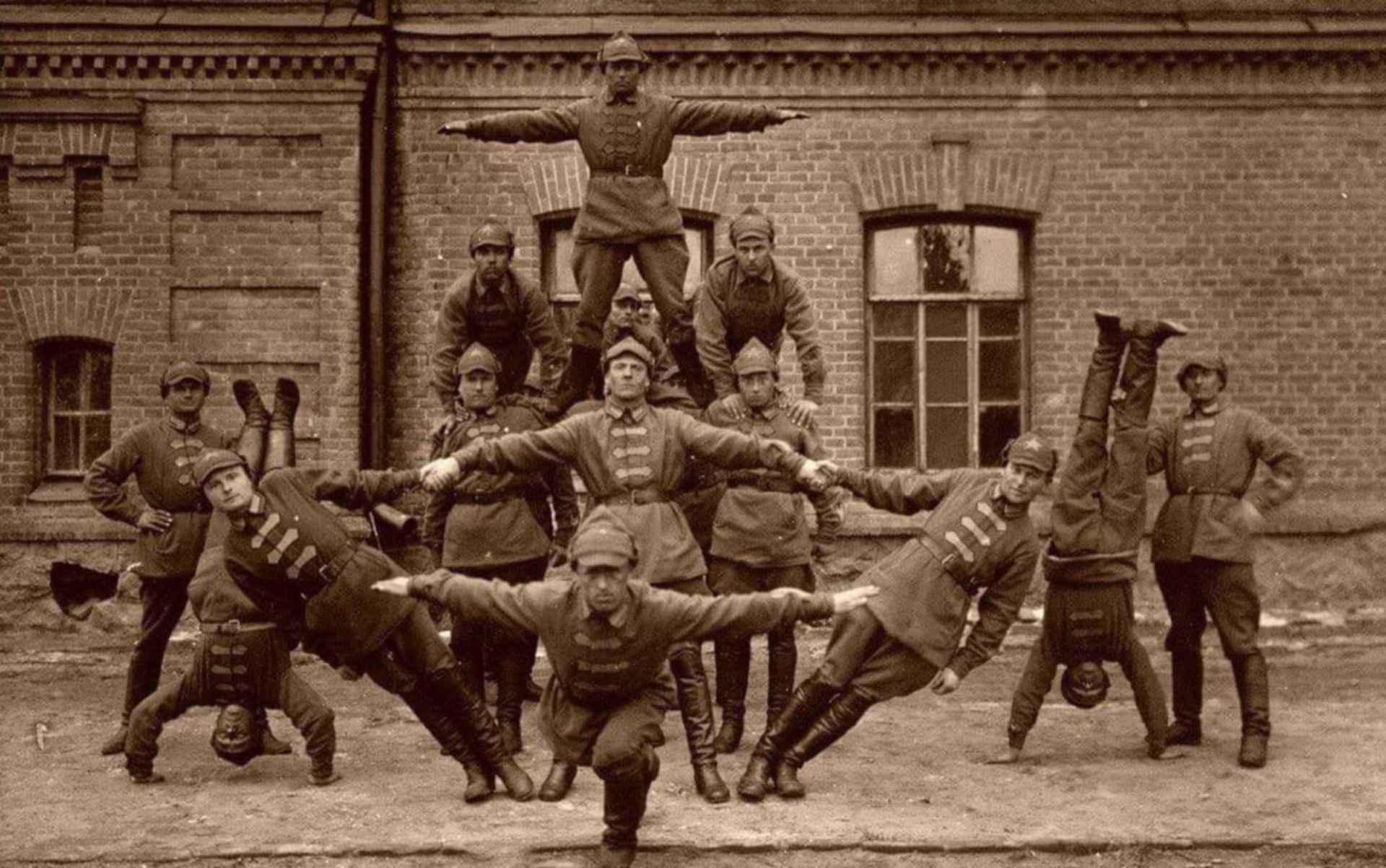 Гимнастические пирамиды 1920е Сталин