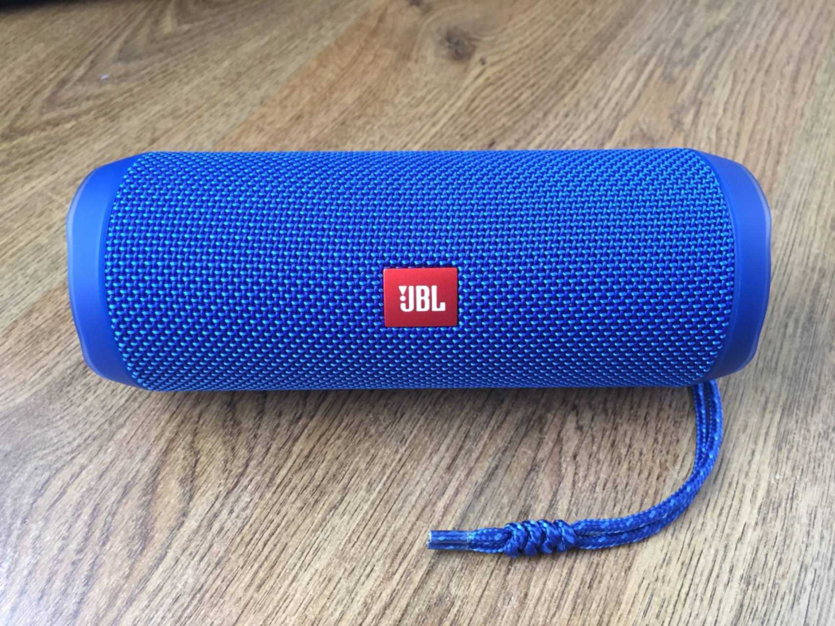 Колонка jbl flip оригинал. Блютуз колонка JBL Flip. JBL Flip 4. Блютус колонка оид адшз 4. Колонка JBL Flip 4 оригинал.