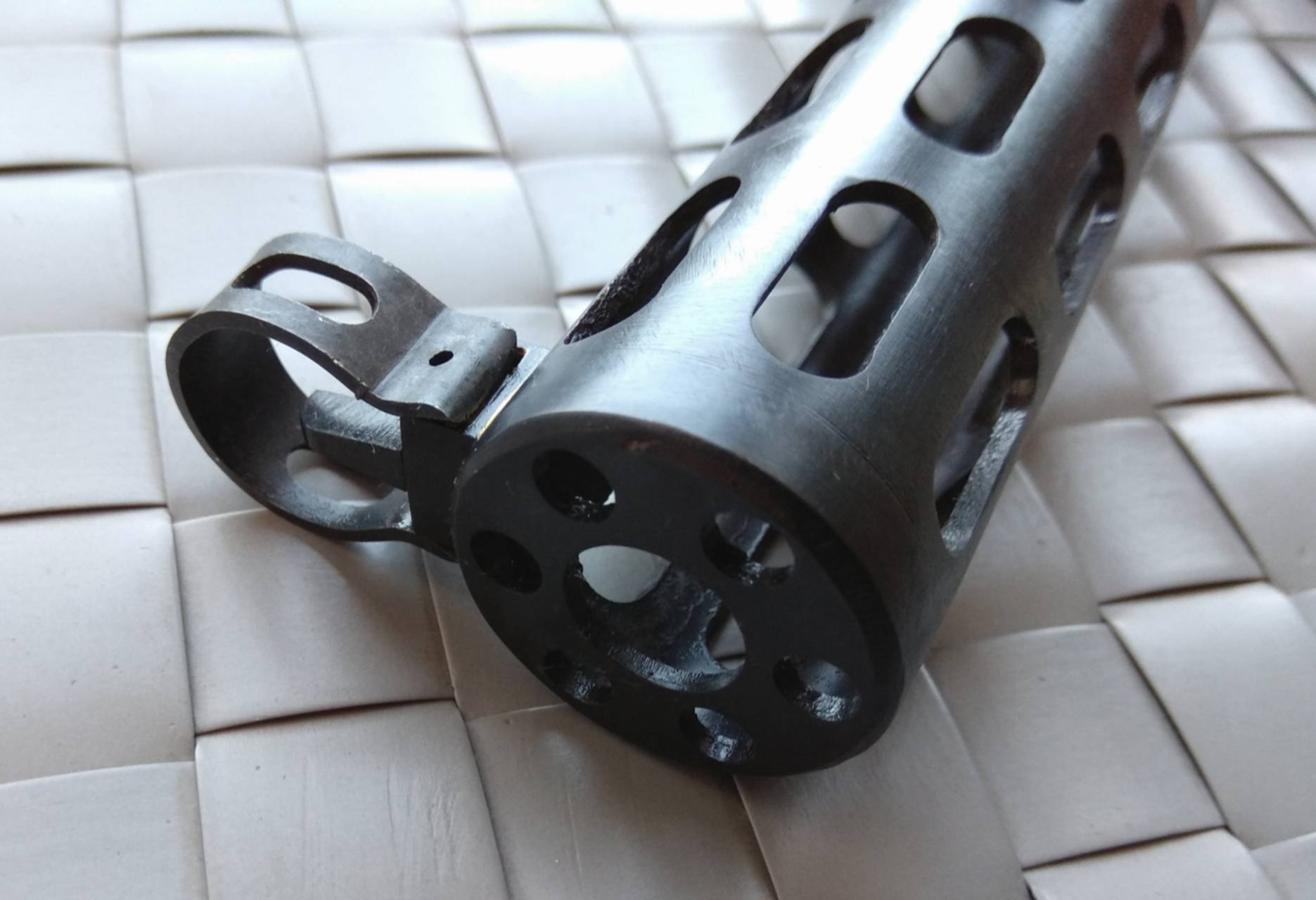 кожух стволов перфорированный. термозащитный кожух танковой пушки. Fabarm sdass кожух ствола. шарнир ппш м10. кожух ствола.