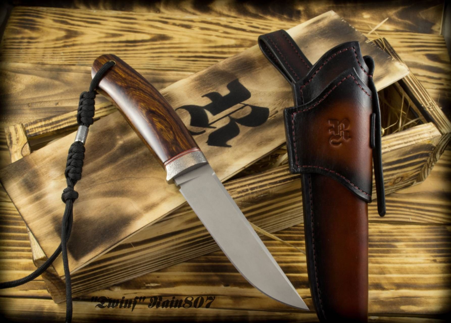 Без ножен. Рукоятка Титан коричневый нож. Продам нож с ножнами.